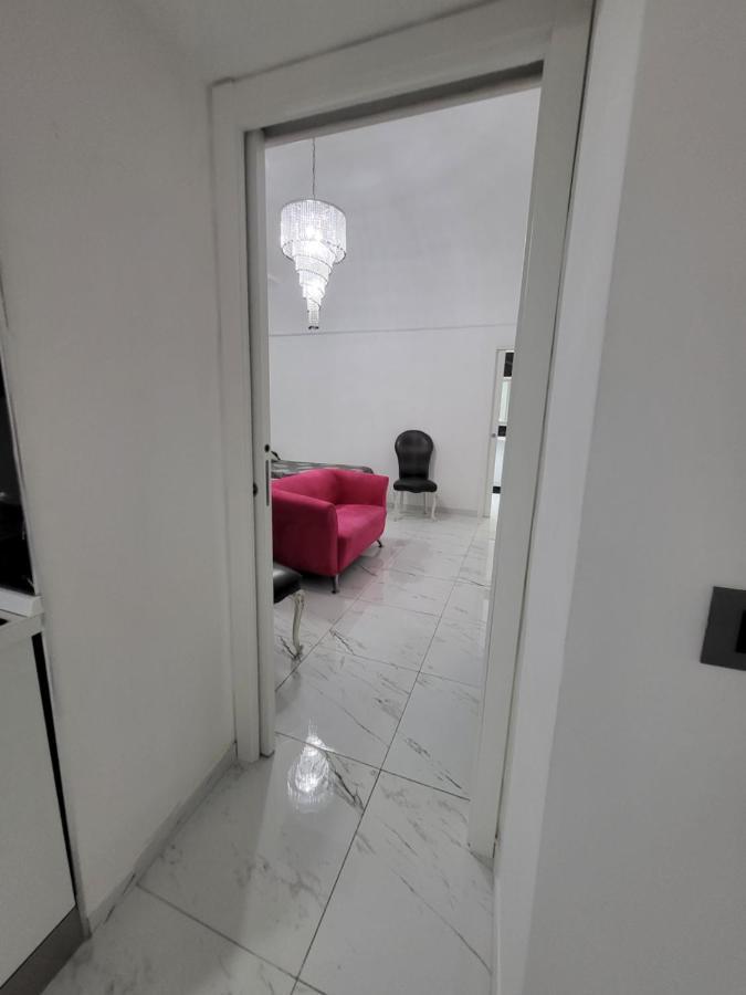 شقة La Casa Di Titina نابولي المظهر الخارجي الصورة