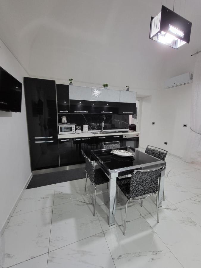 شقة La Casa Di Titina نابولي المظهر الخارجي الصورة