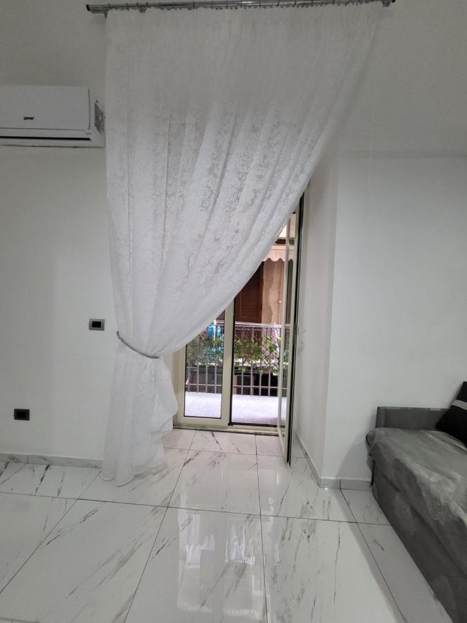 شقة La Casa Di Titina نابولي المظهر الخارجي الصورة
