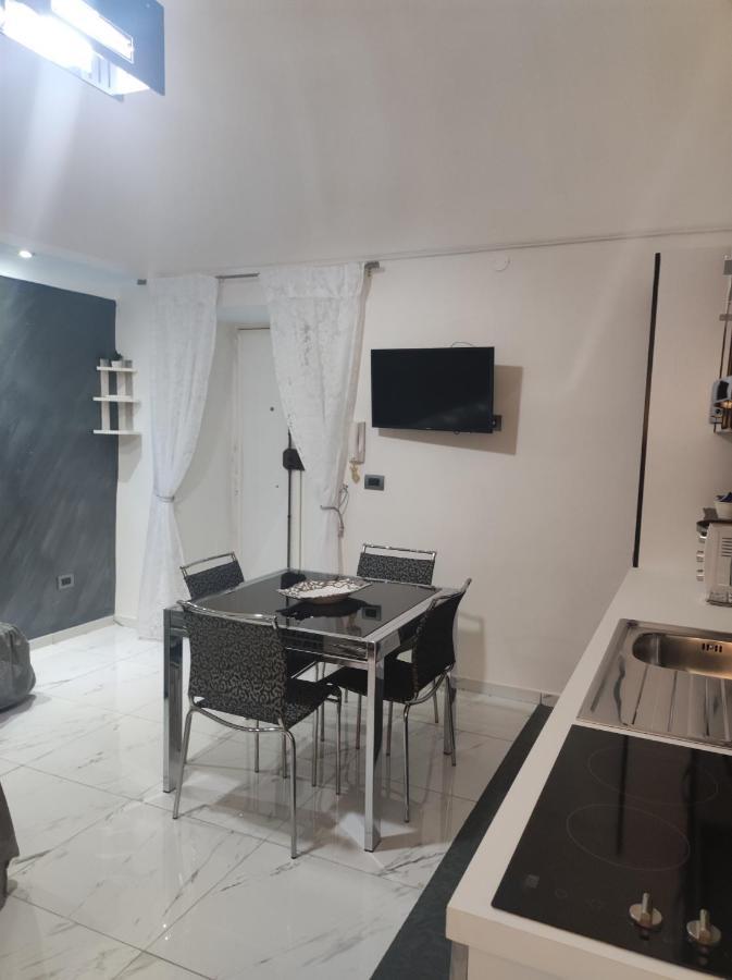 شقة La Casa Di Titina نابولي المظهر الخارجي الصورة