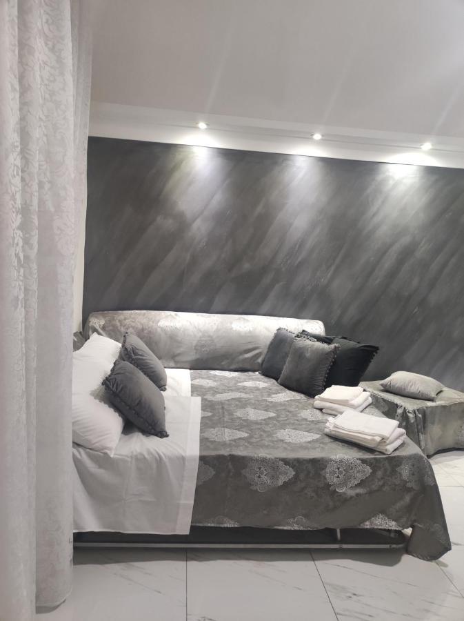 شقة La Casa Di Titina نابولي المظهر الخارجي الصورة